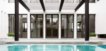 Detached house 4 bedroom | 450 sq.m | Swimming pool | in a small compound | BTS Thonglo