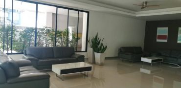 Specious 3 bedroom condo | 265 sq.m | High floor | Nice view | BTS Ekkamai