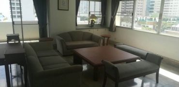 3+1 bedrooms/ 350 sq.m / Partially Furnished /Sukhumvit 33