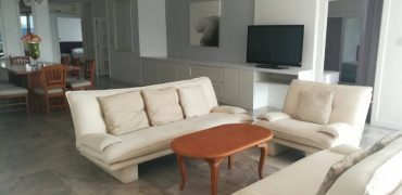 3 bedrooms/ 200 sq.m/ 300 m. to BTS Thong Lo/ Sukhumvit 55