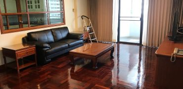 2 bedrooms/ 143 sq.m/ Sukhumvit 43/ 650 m. to BTS Phrom Phong