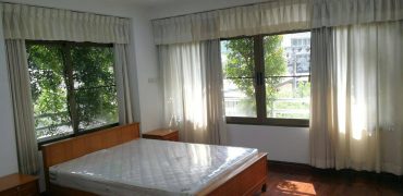 3 bedrooms l 260 sq.m l Thonglo soi 8 l 1 k.m. from BTS Thonglo