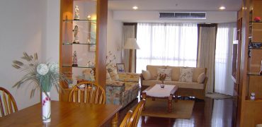 3 bedrooms l 146 sq.m l Sukumvit 30/1 l 600 m. from BTS Phompong
