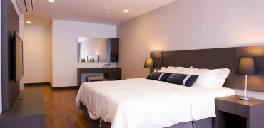 2 bedroom condo l 127sq.m l Sukhumvit 15 l 700 m. to BTS Asoke