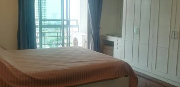 2 bedroom condo l 140 sq.m. l Sukhumvit soi 39 l 400 m. to BTS Phrompong