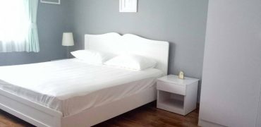 3 bedroom condo l 140 sq.m. l Sukhumvit soi 39 l 400 m. to BTS Phrompong