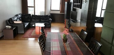 2 bedrooms at Supalai Place 39 l 100 sq.m l Sukhumvit 39 l 2 k.m. to BTS Phompong (MP-624)