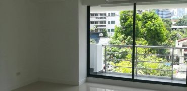 Retail space l Office space l 100 Sq.m l Sukhumvit soi 33 l 1.2 k.m. to BTS Phrompong