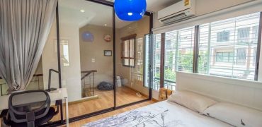 3 storey Townhouse l 128 sq.m l 6.3 k.m. to BTS On Nut