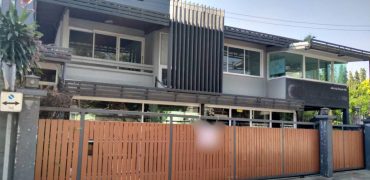 House 2 storeys l 5 bedrooms l 320 sq.m l 80 Sq.wa l 2.8 k.m. to BTS Eakkamai