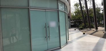 Retail space for rent in community mall l 104 sq.m l BTS Phrompong