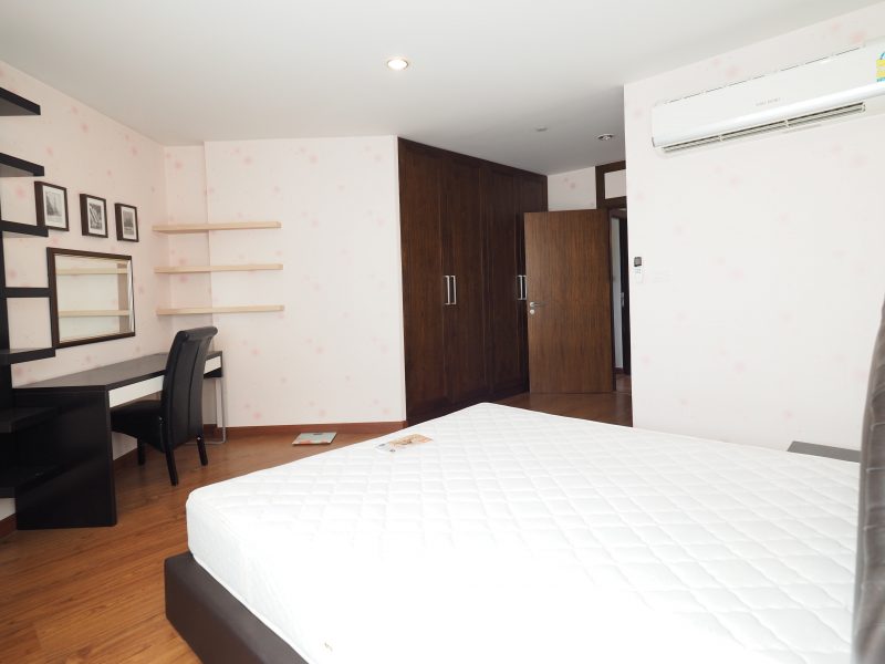 Master Bedroom2