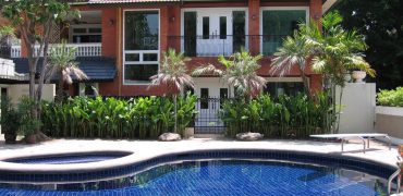 (MP-851) Detached House with pool l 3 bedrooms l 500 m. to BTS Ekkamai