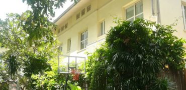 (MP-917) Detached house with pool l 5 bedrooms l 550 Sq.m l 500 m. to BTS Thonglo
