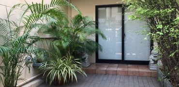 (MP-00925) Townhouse 3 storeys l 4 bedrooms l 200 Sq.m l 800 m. to BTS Phrom Phong – Thonglo