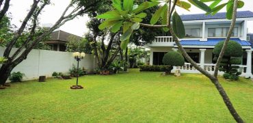 (MP-926) House with pool l 4 bedrooms l Panya Village l Pattanakran 17 l 4 k.m. to BTS On-Nut