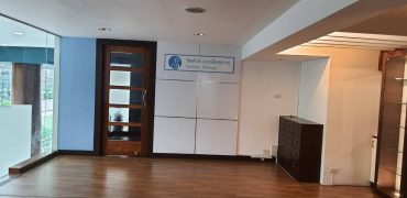 (MP-1058) Retail Space in Sukhumvit 33 l 80 Sq.m l Walking distance to BTS Phrom Phong