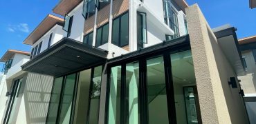(MP-1212) Detached House in a lovely Compound l 3 storeys l 4 k.m. to BTS On Nut