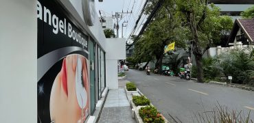(MP-1229) Retail Space l Facing street l Common parking l 550m. to BTS Thonglo