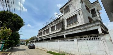 (MP-1249) Commercial building l 3 storeys l Phet Kasem Rd.l 1.5 k.m. to BTS Bang Kae