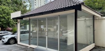 (MP-1255) Retail shop l 26 Sq.m l 1st Fl. l High ceiling l Parkings l 1 k.m. to BTS Thonglo