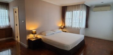 (MP-1281) Apartment l 260 Sq.m l 3 Bedrooms l Pet-Friendly l Soi Sukhumvit 31