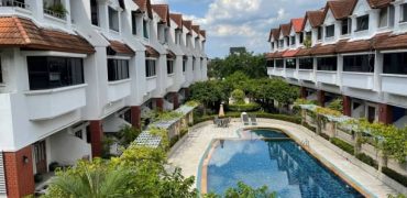 (MP-1339) Townhouse 4.5 Storeys l 4 Bedrooms l 390 Sq.m l Ekkamai soi 10
