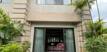 (MP-1296) Townhouse in a small compound l 3 Storeys l 3 Bedrooms l BTS Onnut