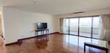 (MP-1350) Condo l 3 Bedrooms l 260 Sq.m l Balcony with city view l Sukhumvit Soi 3